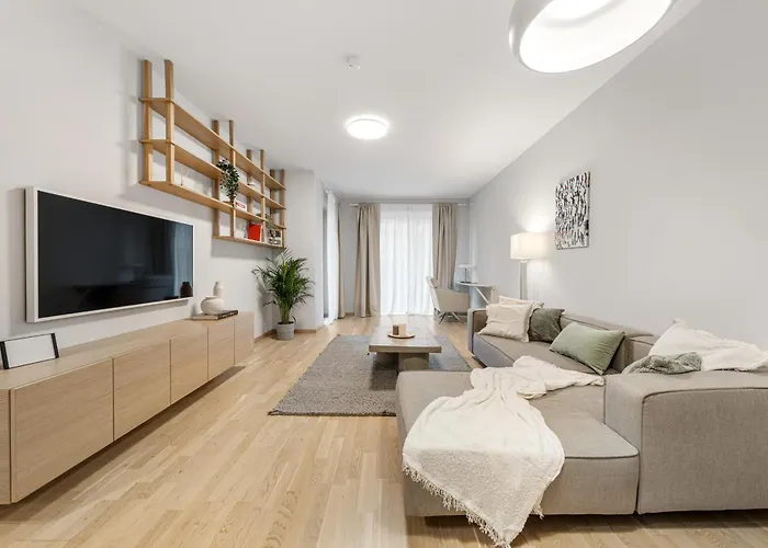 Cozy 55M2 Zverynas Retreat With Lodge